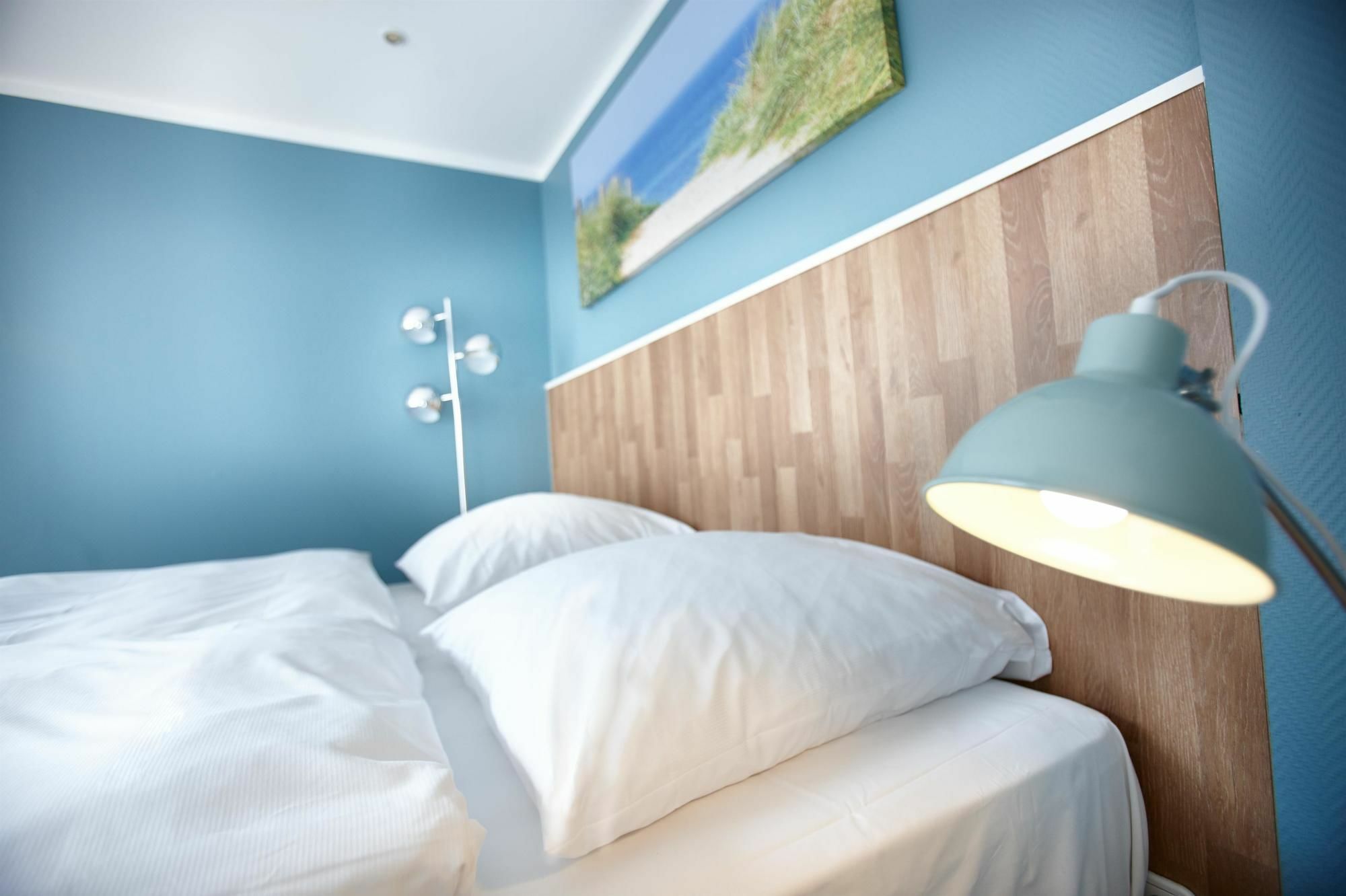 Hotel Liegeplatz 13 Kiel By Premiere Classe Esterno foto